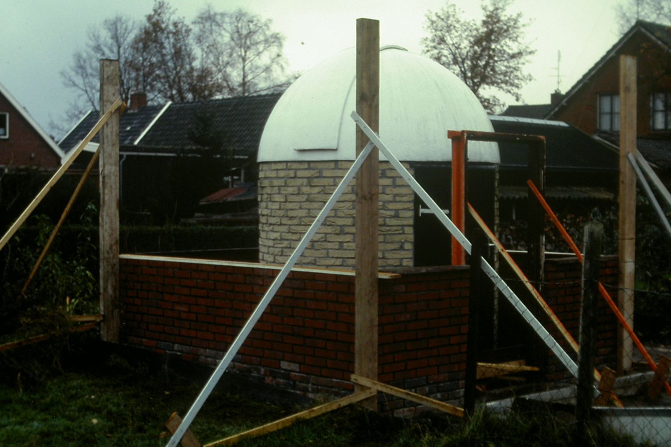 The observatory completed, 1986